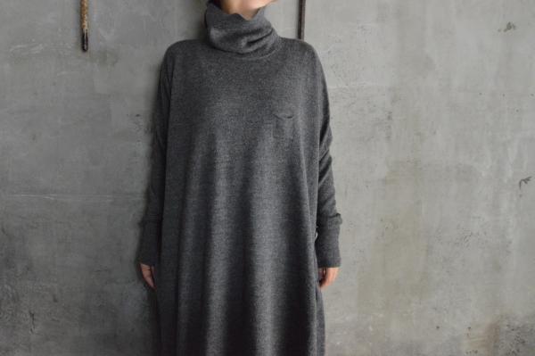 ゴーシュ Baby Alpaca Off Turtle Knit Onepiece