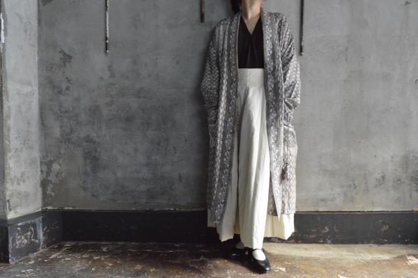 TOWAVASE「Tsubomi」Silk Printed Robe Gown
