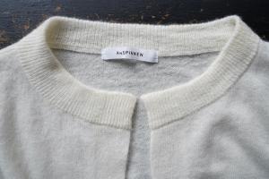 ANSPINNEN  Cashmere Buttonless Knit Cardigan