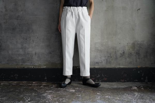 FIR MUM Center Seamed Tapered Pants