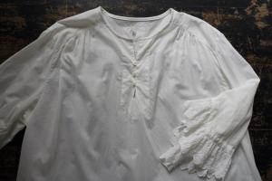 GASA*  「ほのかな光」  Frill & Lace Cuff Blouse