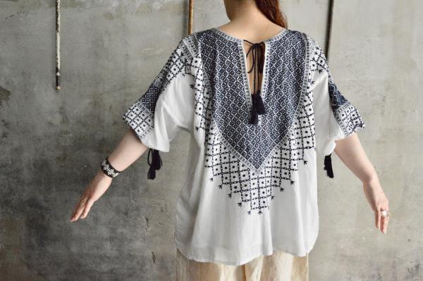 Cardo Fabrica Embroidery Reversible Blouse