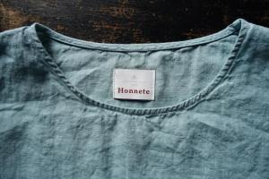 Honnete FOR 姉妹伴 Crew Neck T-Shirt