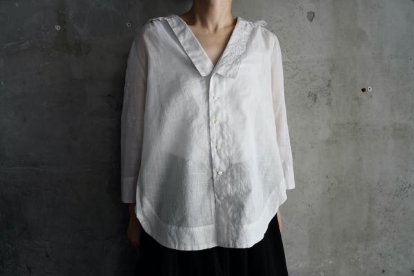GASA*  「琵琶の音」  Open Collar Embroidery Blouse