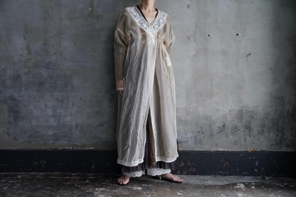 TOWAVASE「Jon Leavers」Silk Organdie Robe with Lace