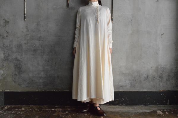 susuri Chin Collar Onepiece