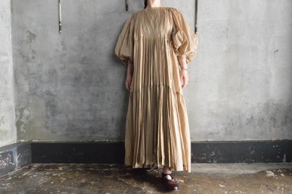 TOWAVASE「ARTISAN」Cotton Lawn Hand Smocking Dress